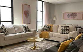 Luxurious Three Bedroom Apartment North of Riyadh شقة فخمة مكونة من ثلاث غرف نوم شمال الرياض